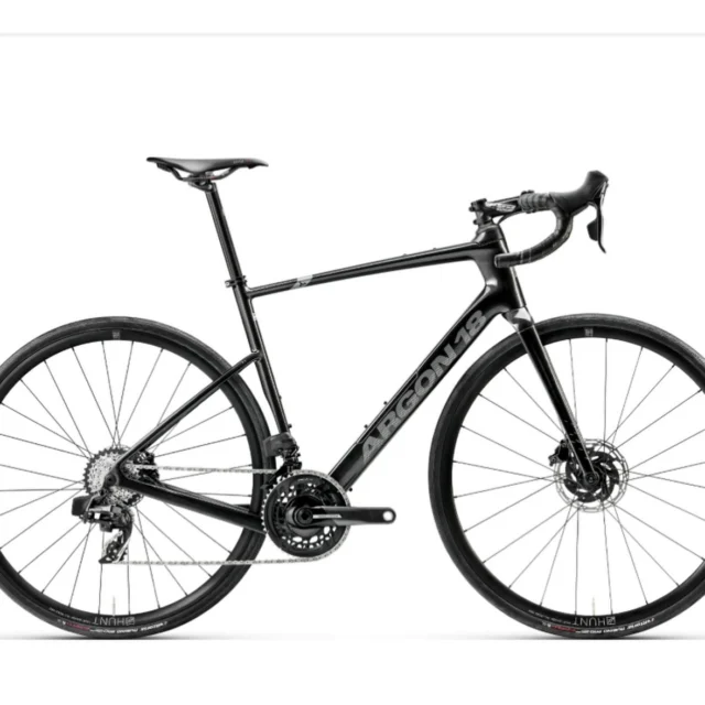 Extremt bra erbjudande på kvarvarande Argon18 krypton SRAM Force AXS ltd. En rysligt kvick och komfortabel endurance cykel som sväljer 40mm däck så säger inte nej till ett par graveldäck💪Ordinarie pris 65000kr
Nu exklusivt pris 45000kr.
